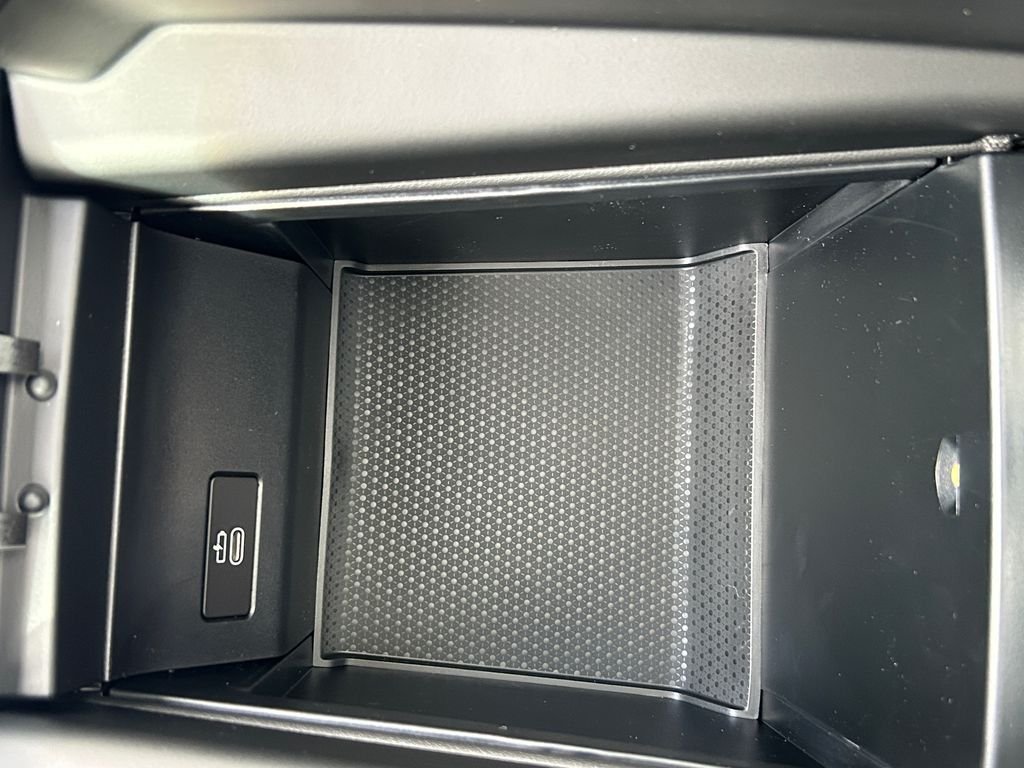 New 2026 Carbon Black Metallic BMW xDrive40i image 29