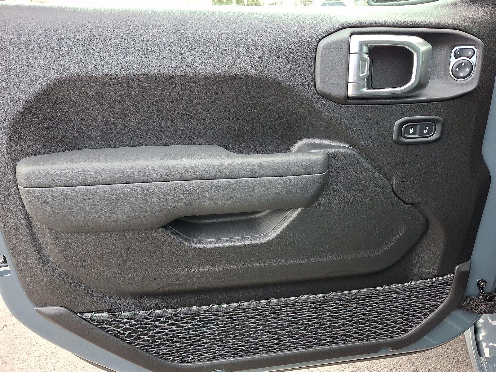 New 2026 Anvil Clear-Coat Exterior Paint Jeep Sport S image 9