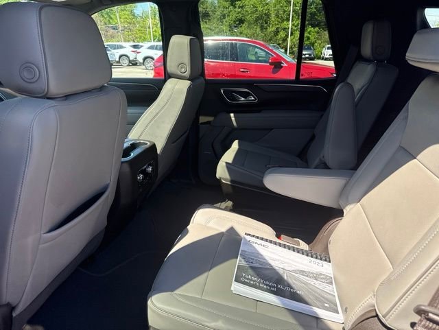 2023 GMC Yukon SLT - Photo 5