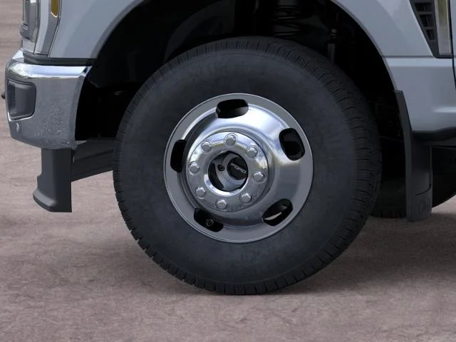 New 2026 Glacier Gray Metallic Tri-Coat Ford F-350® King Ranch® image 19