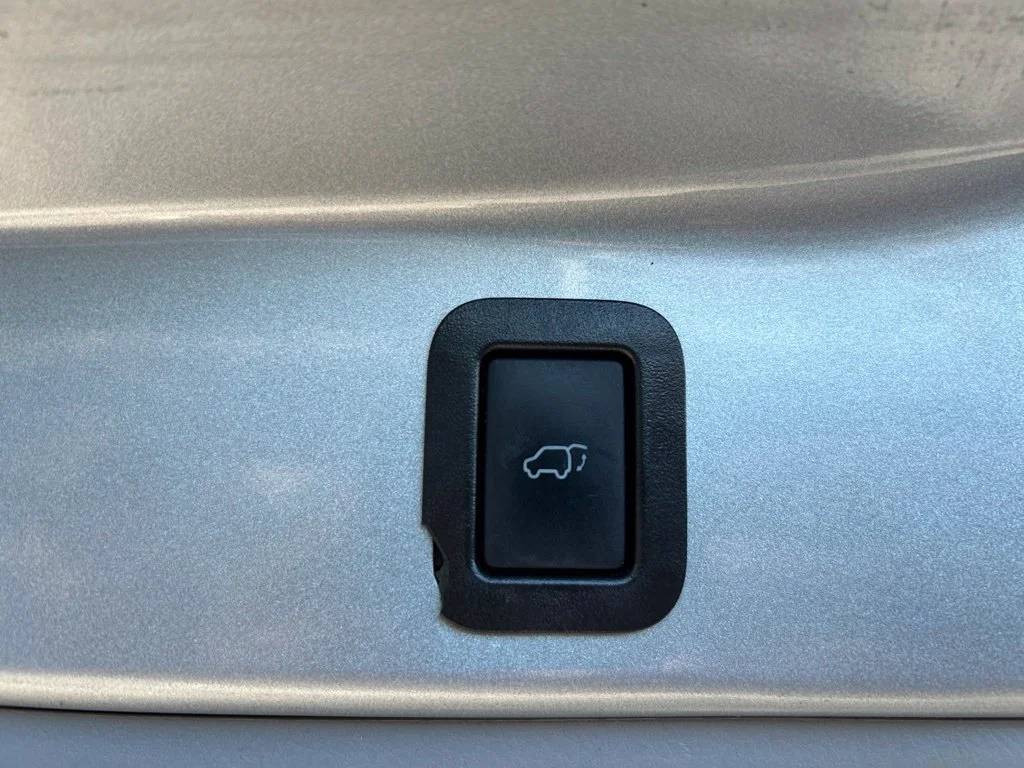 Used 2019 Silver Toyota XLE image 28
