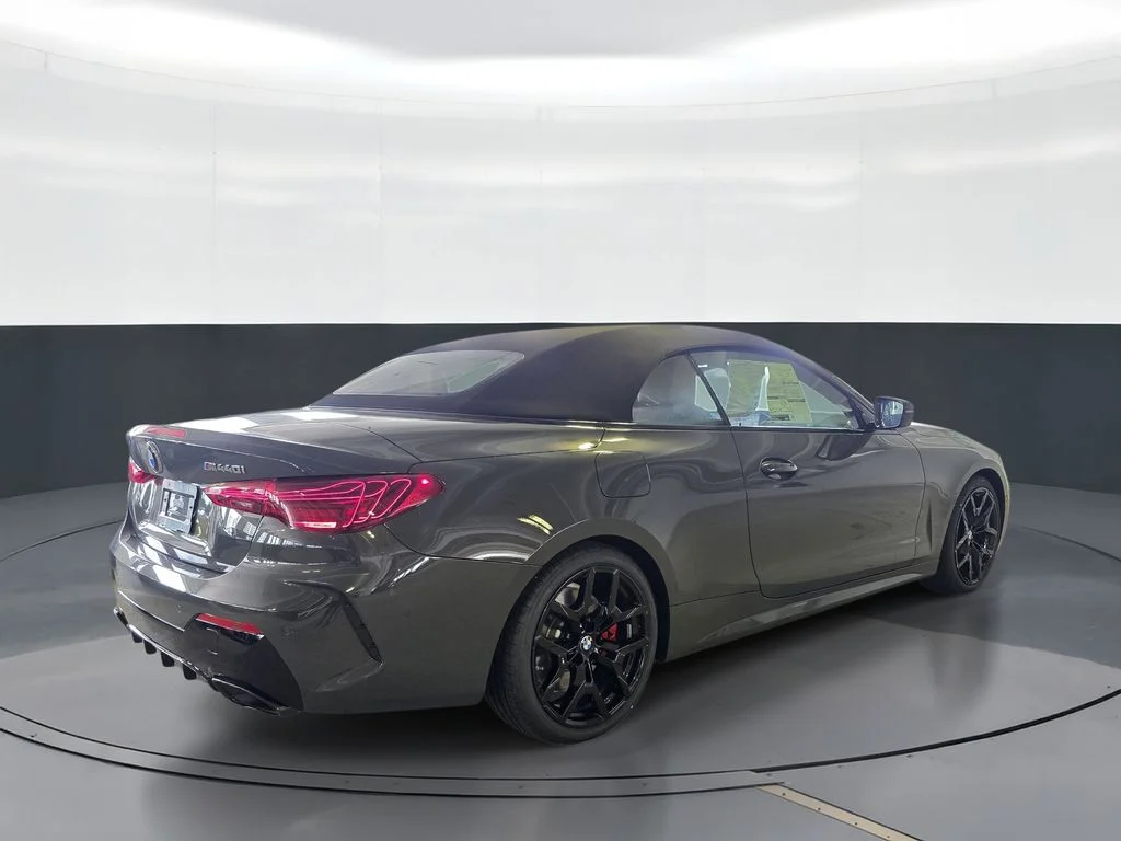 New 2027 Dravit Grey Metallic BMW  image 3