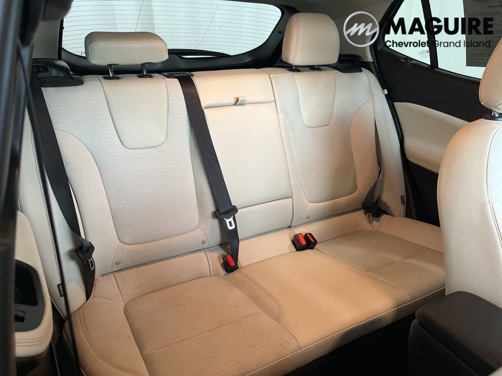 Used 2023 White Buick Select image 30