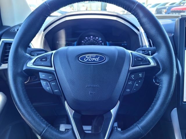 Used 2022 Silver Ford SEL image 25