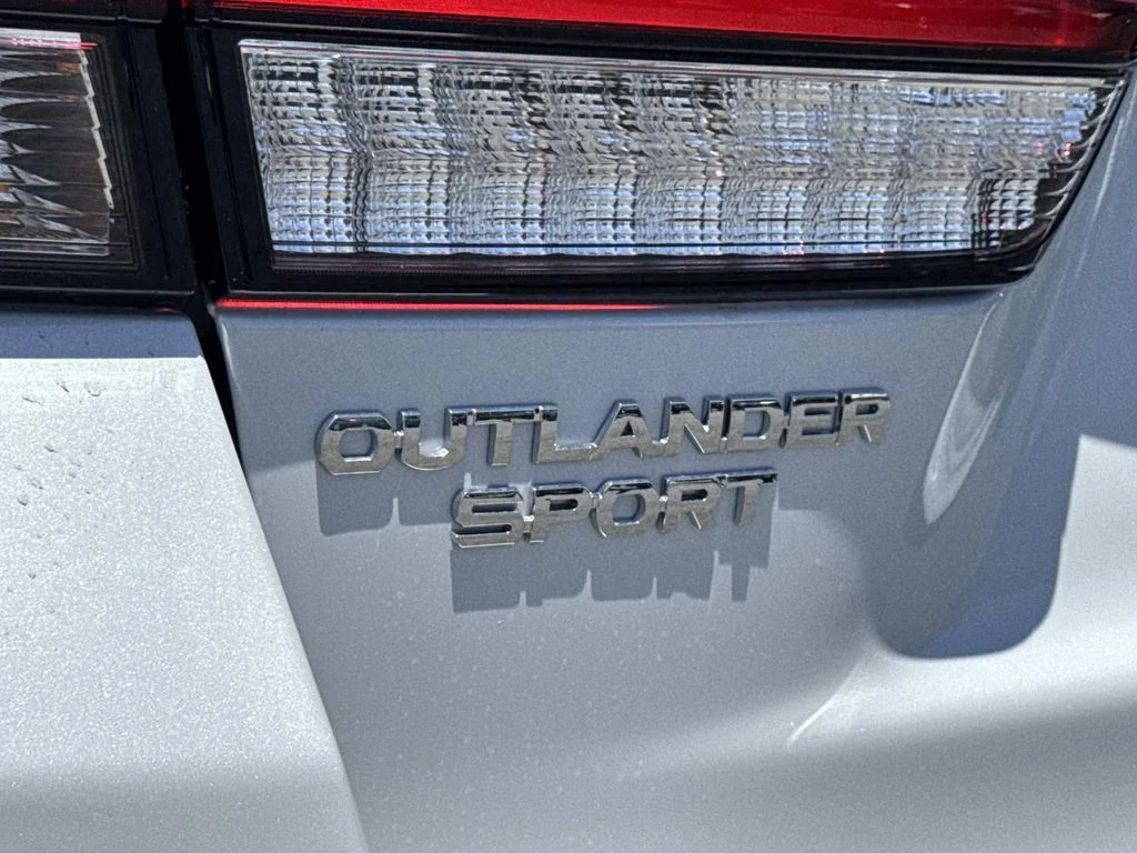 New 2026 White Diamond Mitsubishi 2.0 SE image 29