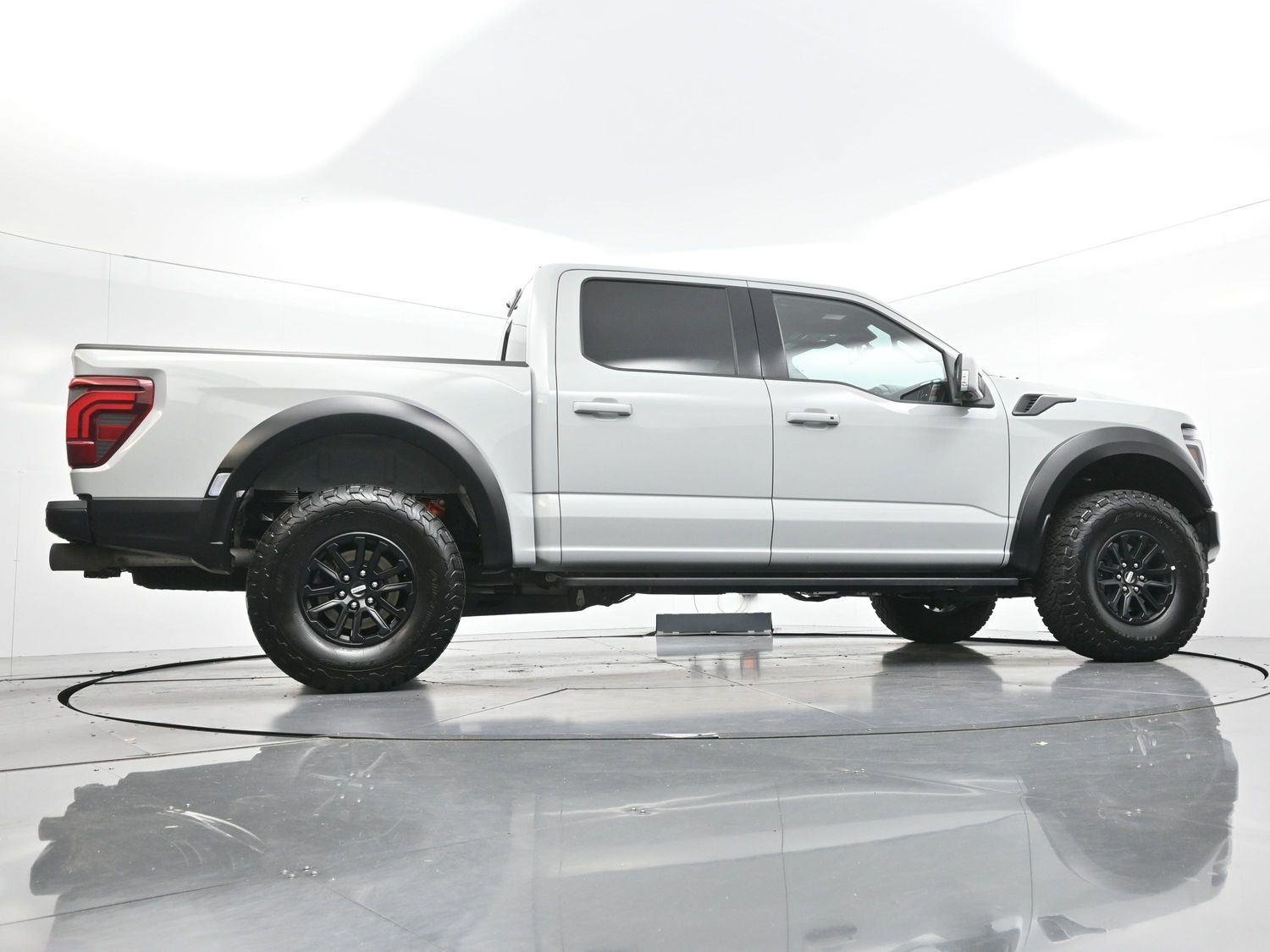 Used 2024 Avalanche Gray Ford Raptor image 57