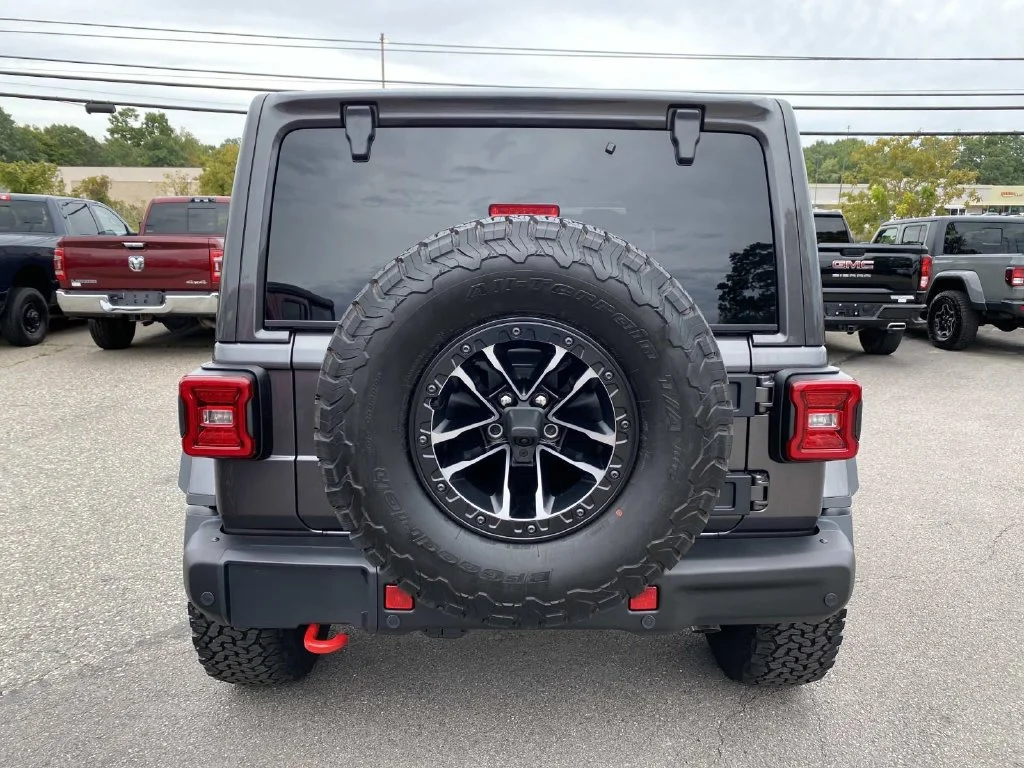 Certified Used 2026 Gray Jeep Rubicon X image 4