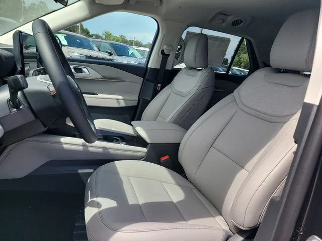New 2026 Black Metallic Ford Active image 21