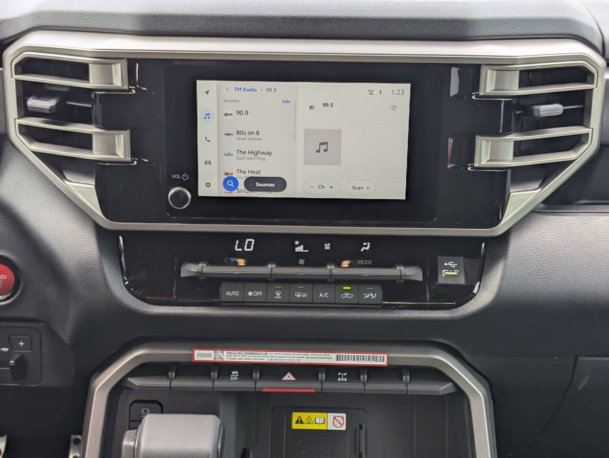 2026 Toyota Tundra SR5 - Photo 18