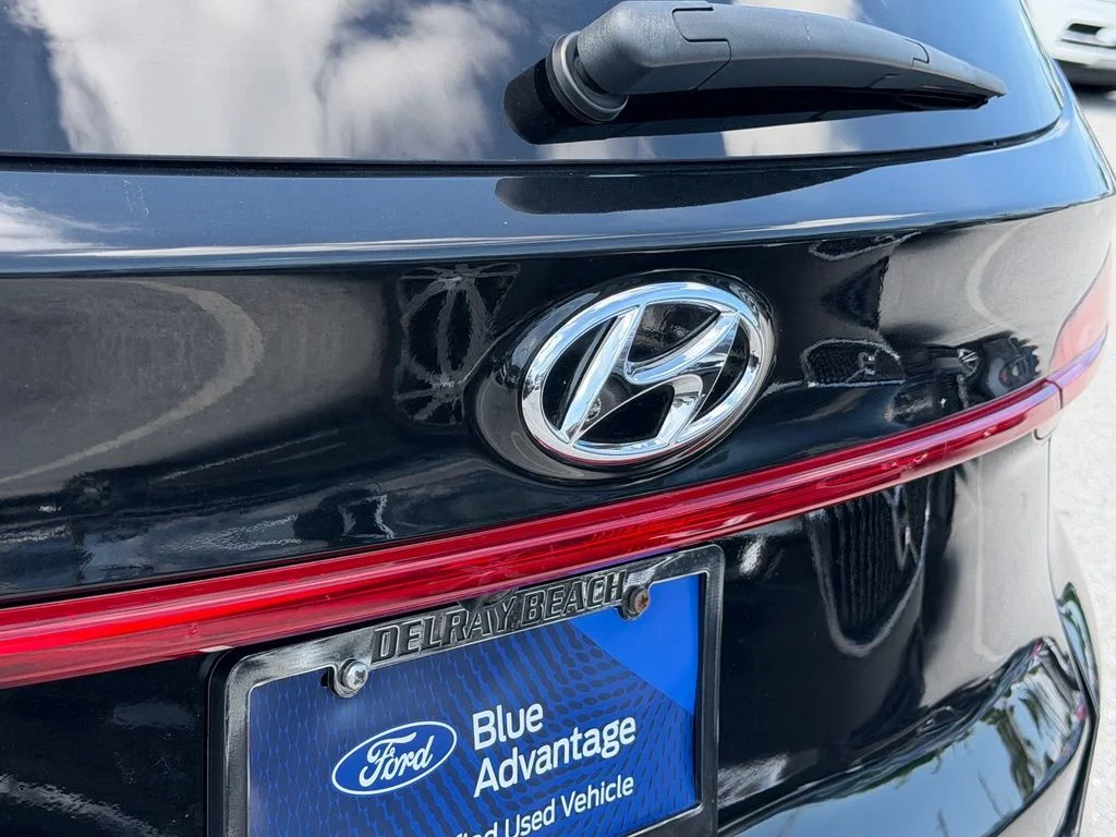 Used 2022 Black Hyundai SEL image 14