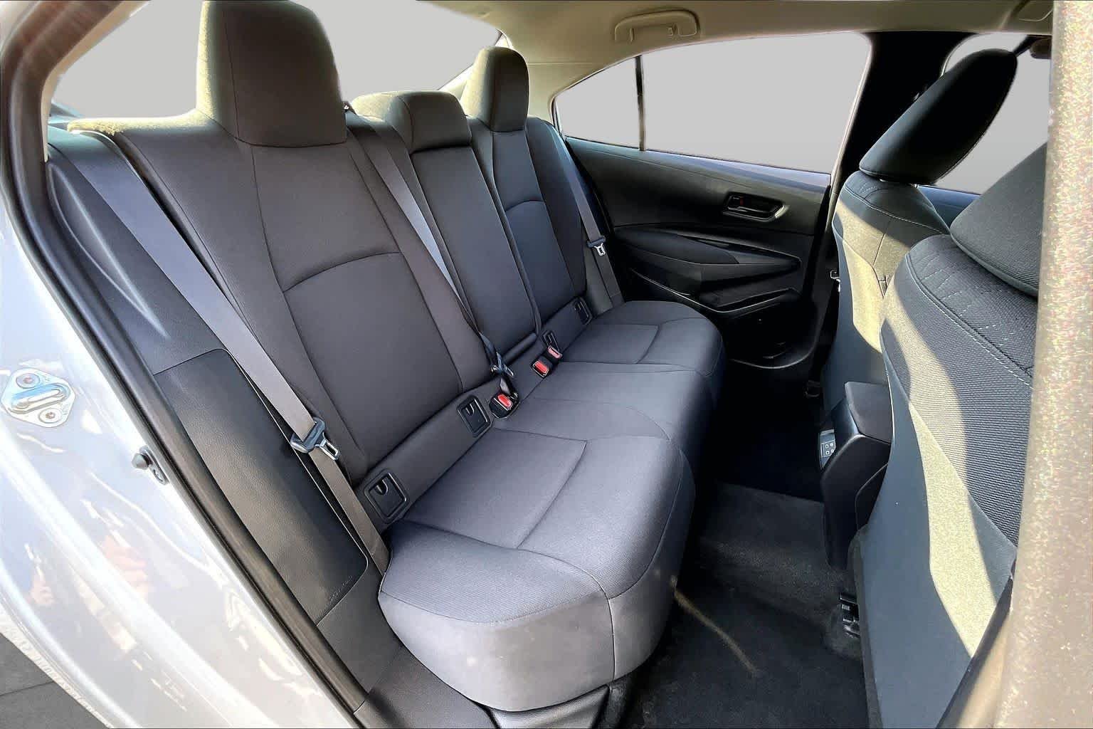 Used 2025 Wind Chill Pearl Toyota LE image 21