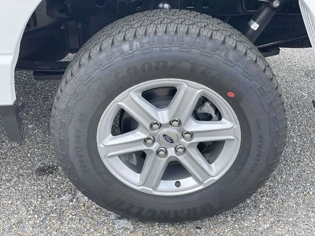 New 2026 Oxford White Ford XLT image 9