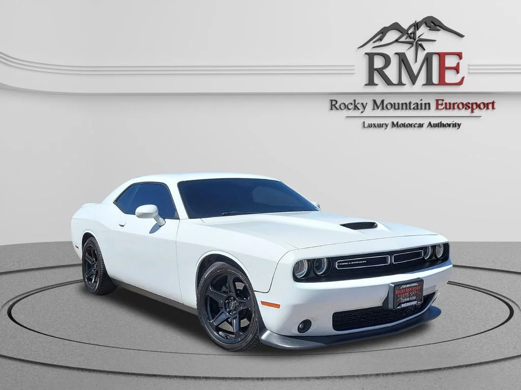 2022 Dodge Challenger GT Auto's photo