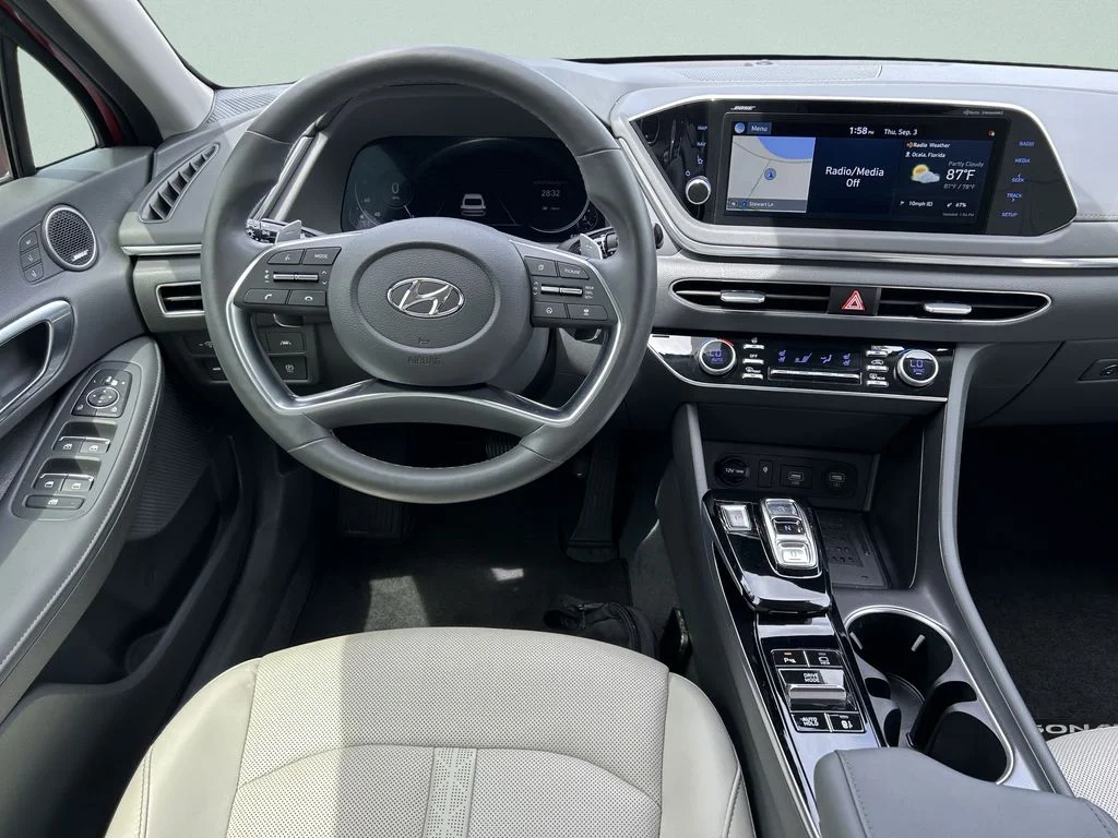 Used 2020 Red Hyundai Limited image 18