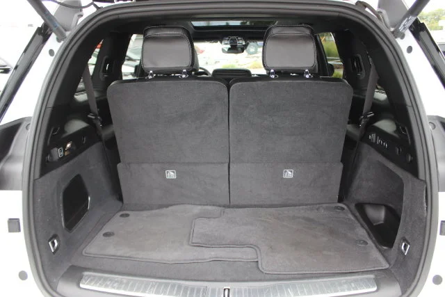Used 2023 White Jeep Overland image 30