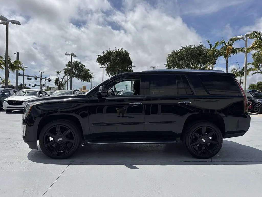 Used 2020 Black Raven Cadillac Luxury image 27