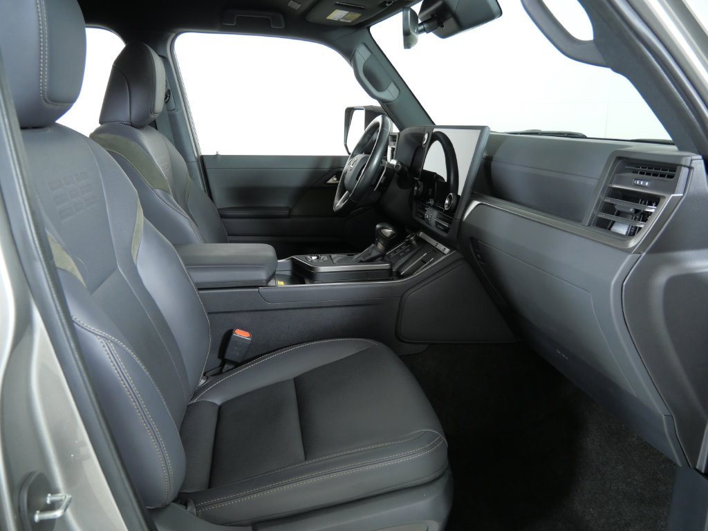 Used 2024 Silver Lexus 550 Overtrail image 18