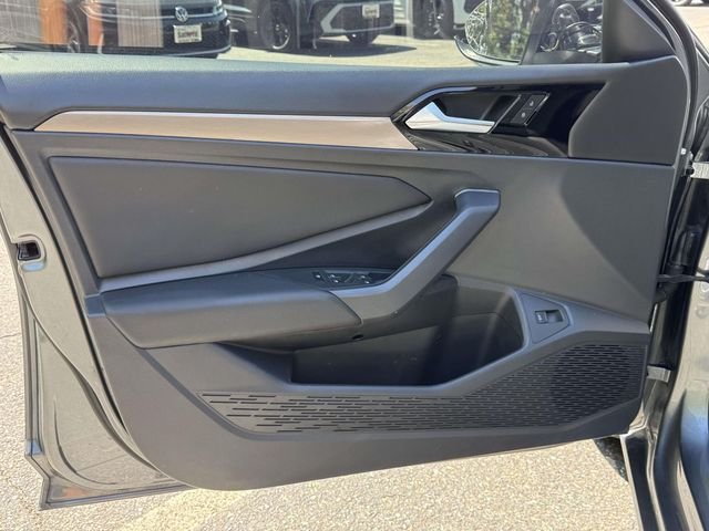 Used 2019 Gray Volkswagen SEL Premium image 26