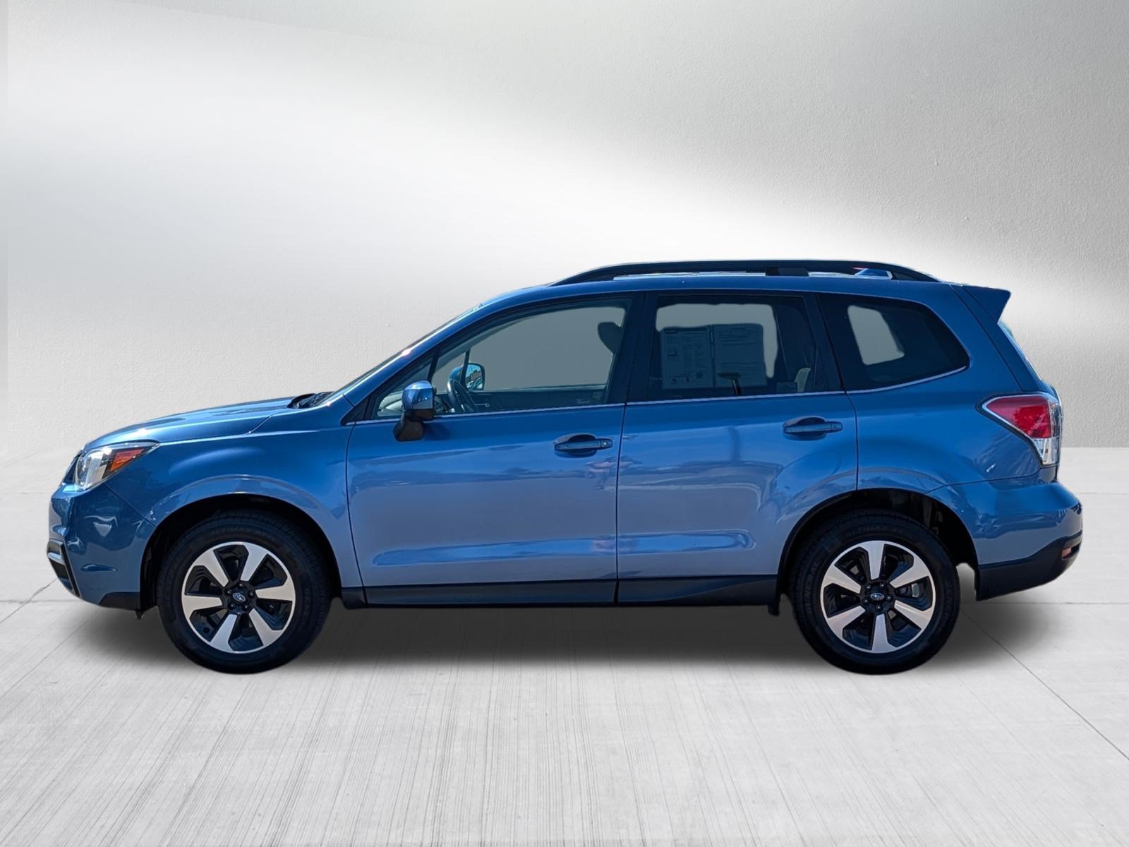 Used 2018 Quartz Blue Pearl Subaru Limited image 4