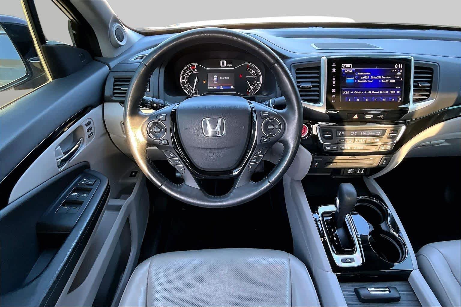 Certified Used 2019 Lunar Silver Metallic Honda RTL-E image 6