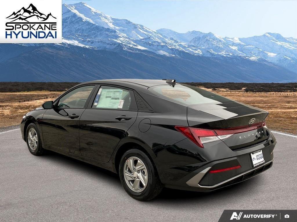 New 2026 Abyss Black Hyundai SE image 4