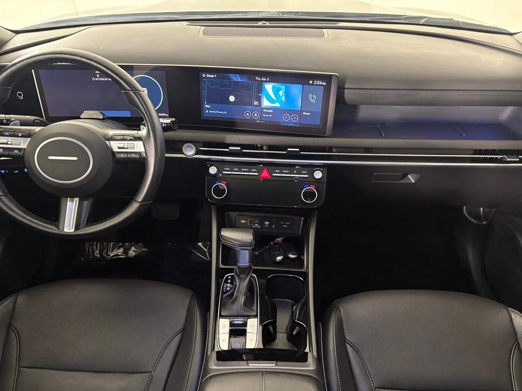 Used 2025 Green Hyundai Limited image 35