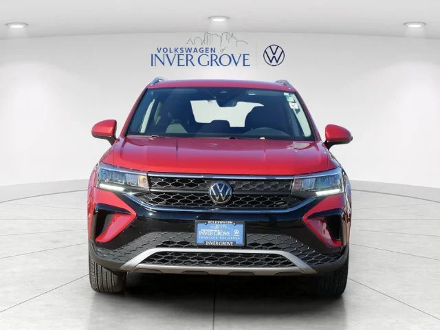 Certified 2024 Volkswagen Taos SE with VIN 3VVUX7B20RM076804 for sale in Inver Grove Heights, Minnesota