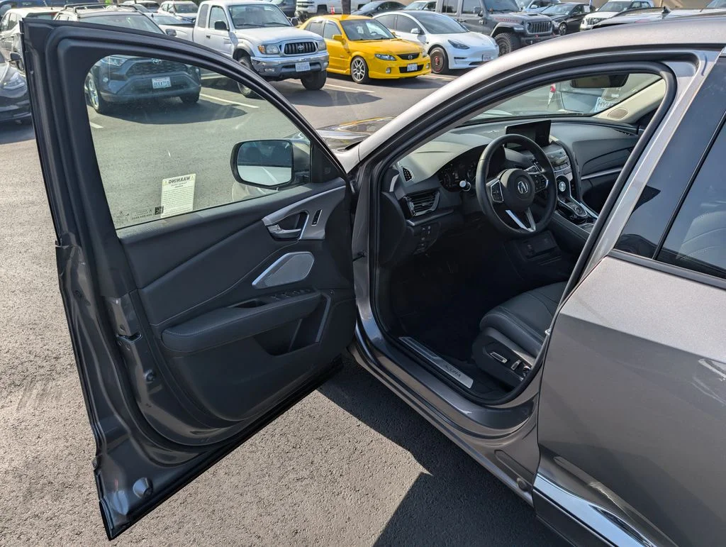 Used 2025  Acura Technology Package image 40
