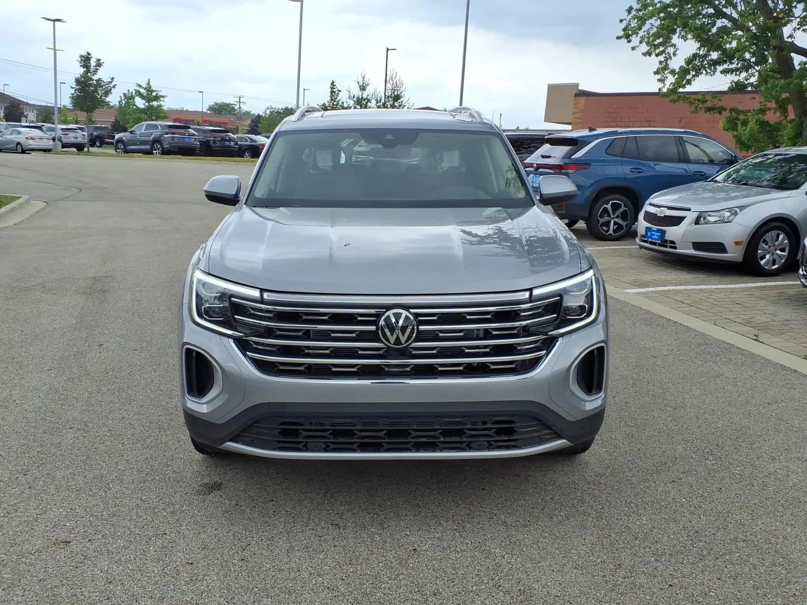 New 2026 Silver Mist Metallic Volkswagen 2.0T SEL 4MOTION image 2