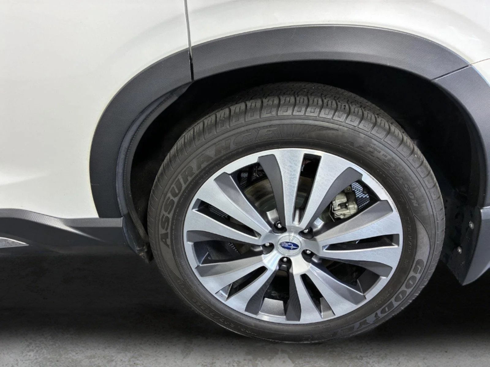 Used 2022 Crystal White Pearl Subaru Touring image 15