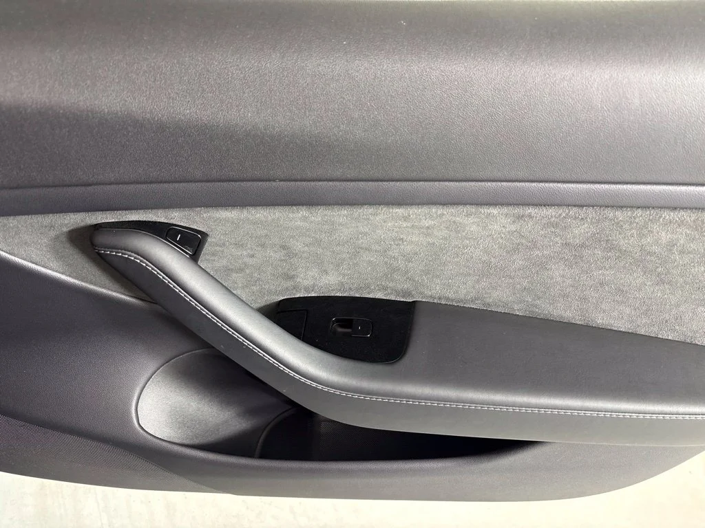 Used 2019 Blue Tesla Mid Range image 11