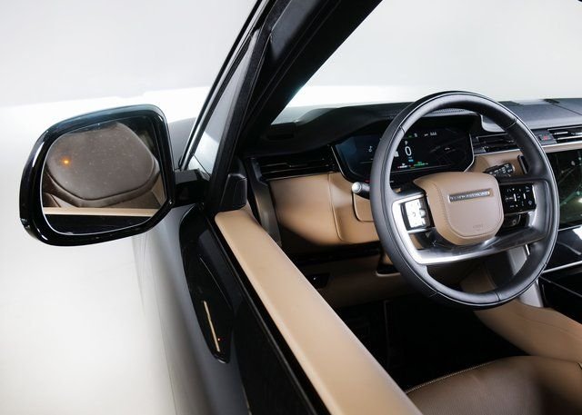 New 2026 Santorini Black Land Rover SE image 23