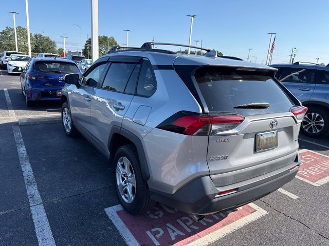 Used 2019 Silver Toyota XLE image 11