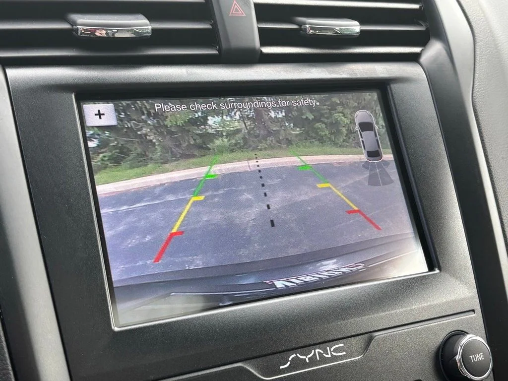 Used 2019 Gray Ford SE image 30