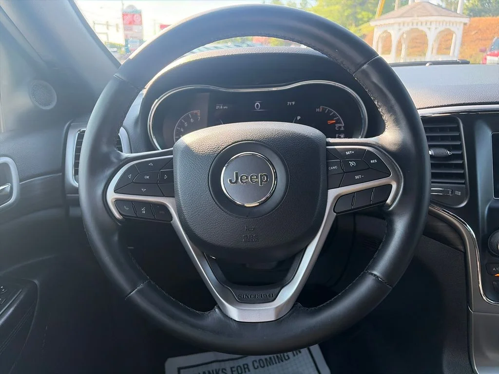 Used 2020 White Jeep Laredo E image 15