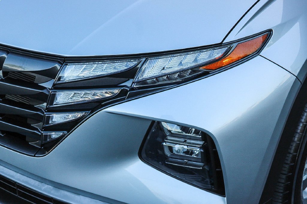 Certified Used 2024 Silver Hyundai SE image 4