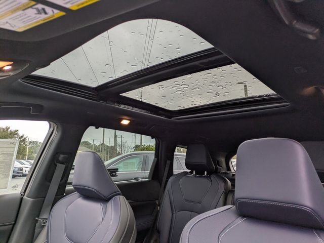 New 2026 RADIANT WHITE INFINITI Sport AWD image 23
