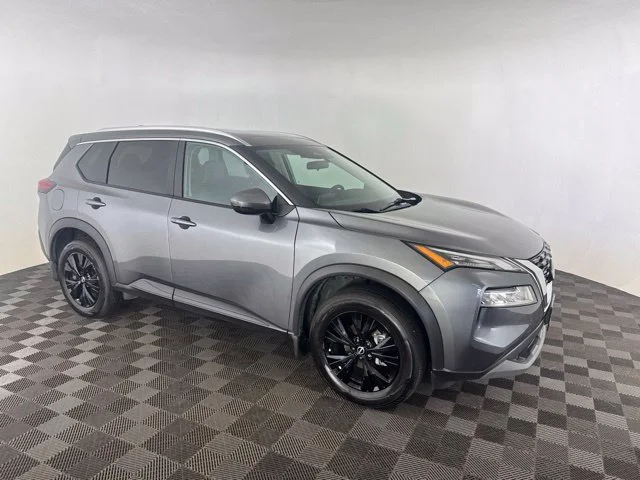 Used 2023 Gray Nissan SV image 4