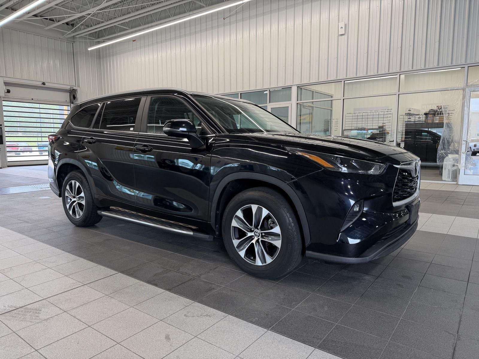 Used 2024 Midnight Black Metallic Toyota XLE image 3