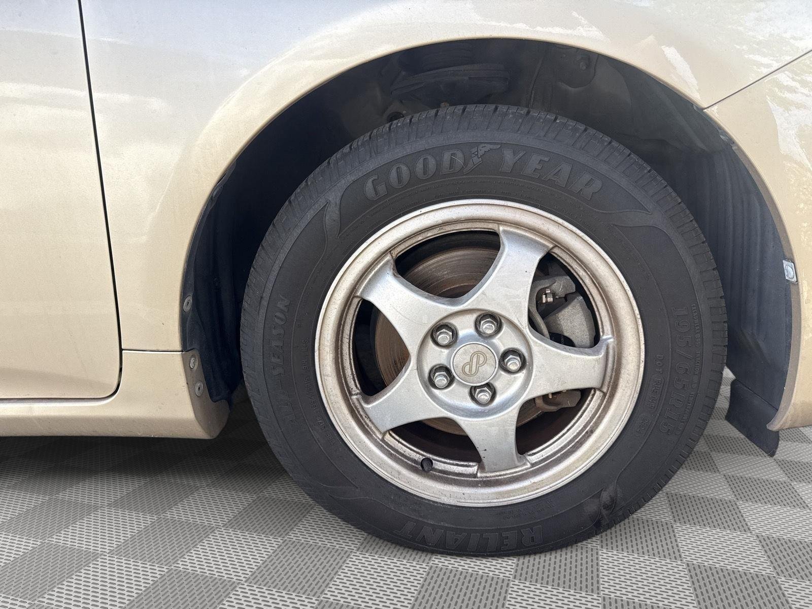 Used 2011 Sandy Beach Metallic Toyota LE image 16