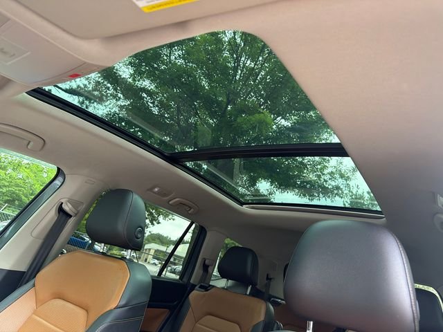 Used 2018 Gray Volkswagen SEL Premium image 36