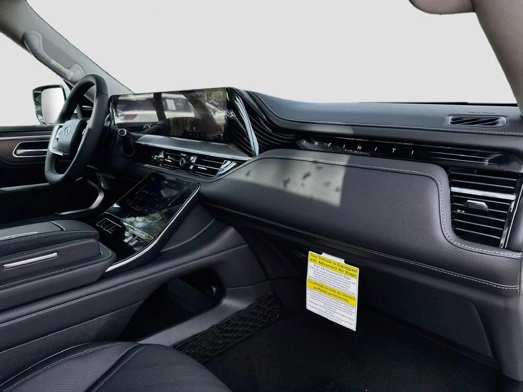 New 2027 RADIANT WHITE INFINITI Luxe 4WD image 32