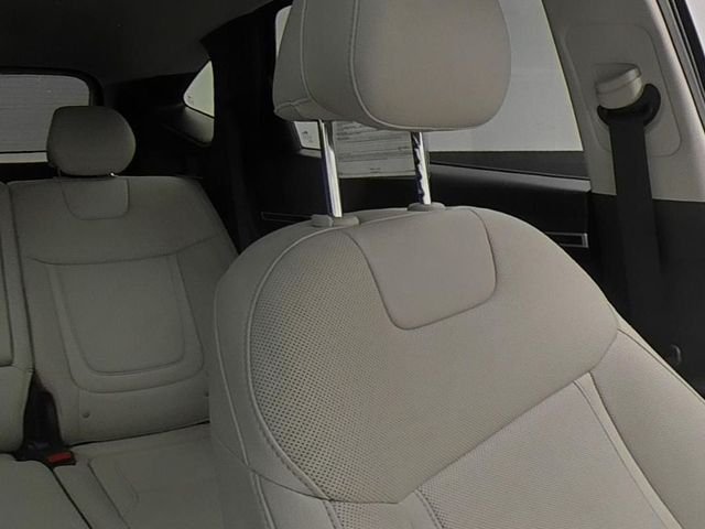 Used 2023 Black Hyundai SEL image 33