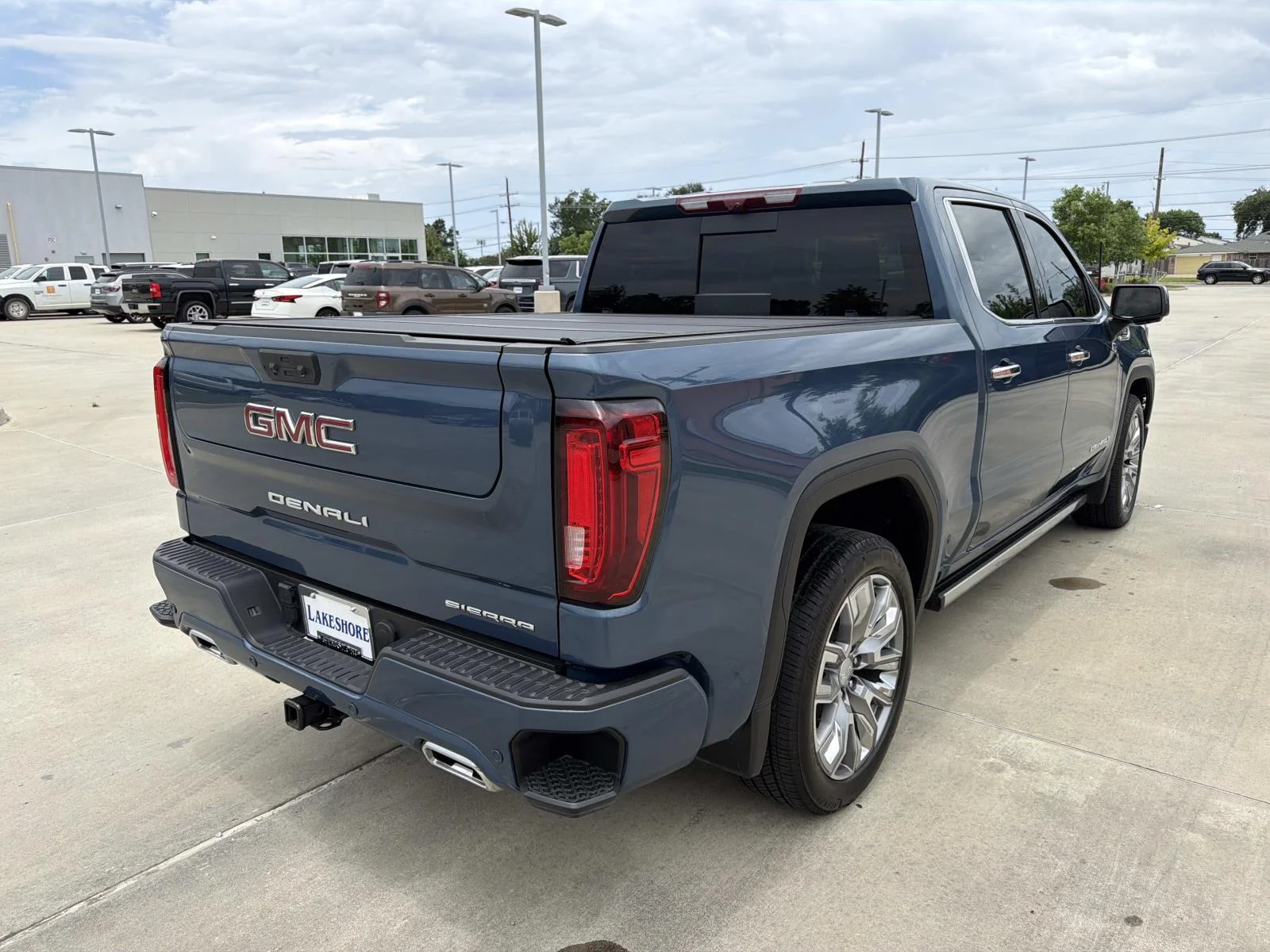Used 2025 Blue GMC 2WD Crew Cab 147 Denali image 7
