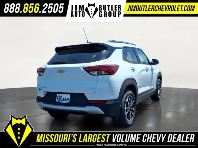 New 2026 Summit White Chevrolet LT image 21