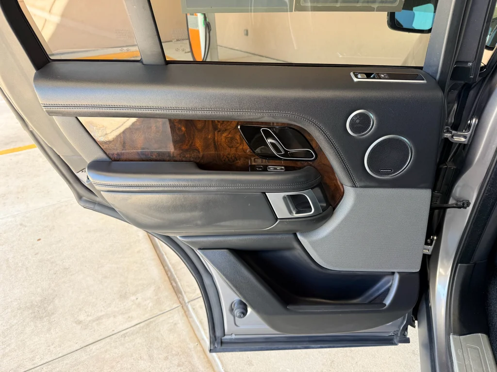 Used 2021 Eiger Grey Metallic Land Rover Westminster image 23