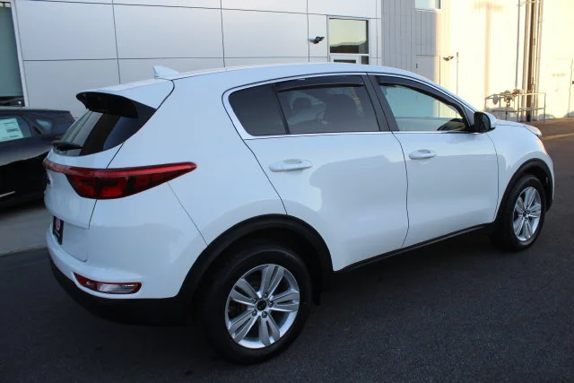 Used 2019 White Kia LX image 28