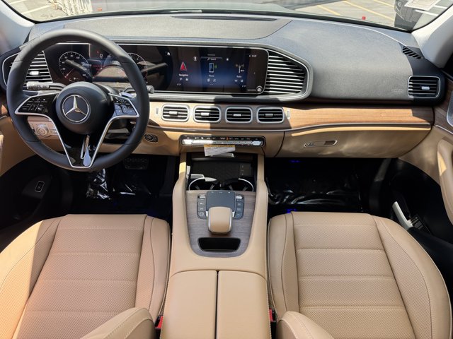 New 2026 MANUFAKTUR Ireland Mid Green Metallic Mercedes-Benz GLE 450 image 4