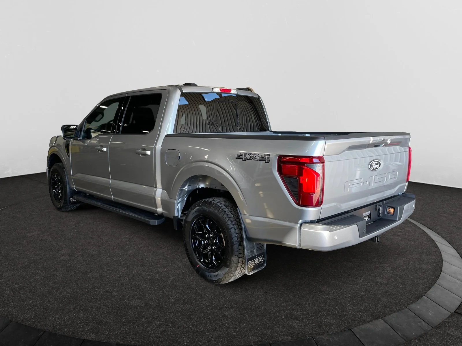 New 2026 Iconic Silver Metallic Ford XLT image 3