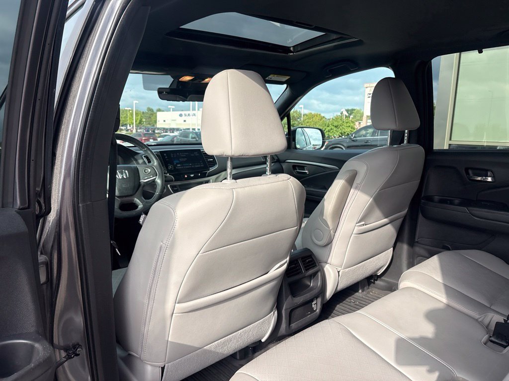 Used 2019 Gray Honda EX-L image 40